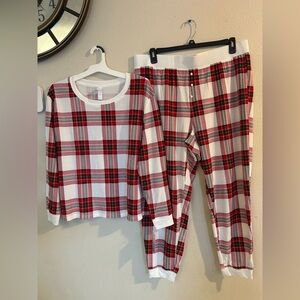 Women’s checkered pajamas set